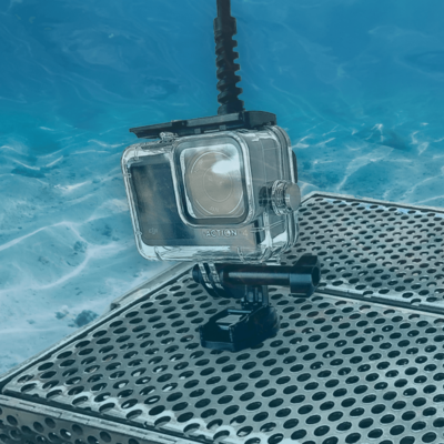 Seavu Seeker 通用支架，可安装在水下运动相机上。