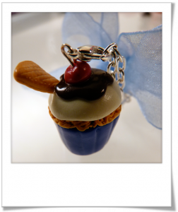 Sautoir Cupcake bleu avec gros noeud