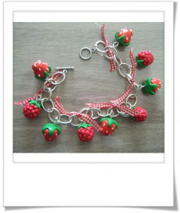 Bracelet fruits rouges